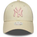 kapa-zaobljena-bez-podesiv-rosa-9forty-league-essential-new-york-yankees-mlb-new-era