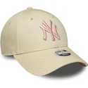 kapa-zaobljena-bez-podesiv-rosa-9forty-league-essential-new-york-yankees-mlb-new-era