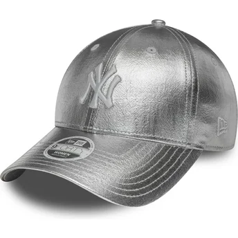 New Era Curved Brim Women 9FORTY Metallic New York Yankees MLB Silver Adjustable Cap