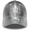 new-era-curved-brim-women-9forty-metallic-new-york-yankees-mlb-silver-adjustable-cap