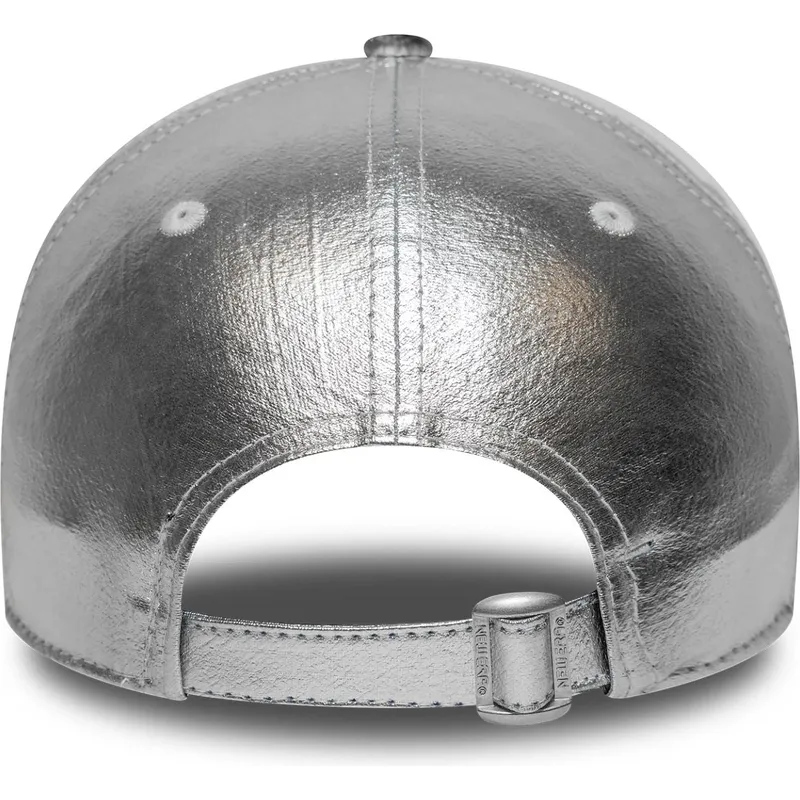 kapa-zaobljena-srebrna-podesiv-plateada-9forty-metallic-new-york-yankees-mlb-new-era
