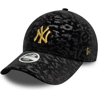 New Era Curved Brim Women Yellow Logo 9FORTY Leo Velour Metallic New York Yankees MLB Black Adjustable Cap
