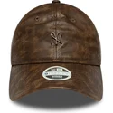 kapa-zaobljena-smeda-podesiv-9twenty-worn-pu-new-york-yankees-mlb-new-era