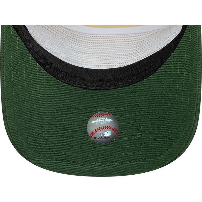 kapa-zaobljena-bez-podesiv-19twenty-washed-graphic-new-york-yankees-mlb-new-era