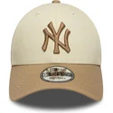 new-era-curved-brim-brown-logo-9forty-colour-block-new-york-yankees-mlb-beige-and-brown-adjustable-cap