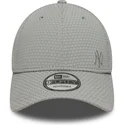 cap-zaobljena-gray-snapback-9forty-mesh-flawless-new-york-yankees-mlb-new-era