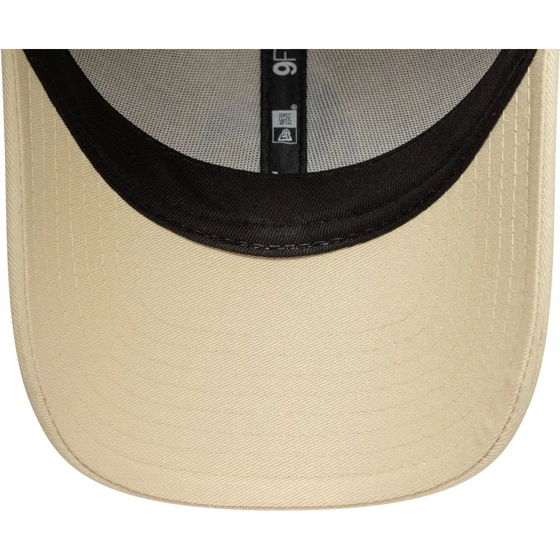 new-era-curved-brim-9forty-essential-vespa-piaggio-beige-adjustable-cap
