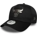 new-era-curved-brim-9forty-e-frame-metallic-chicago-bulls-nba-black-snapback-cap