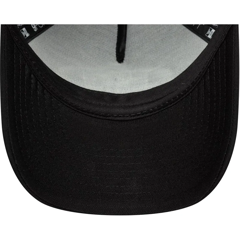cap-zaobljena-black-snapback-9forty-m-crown-new-era