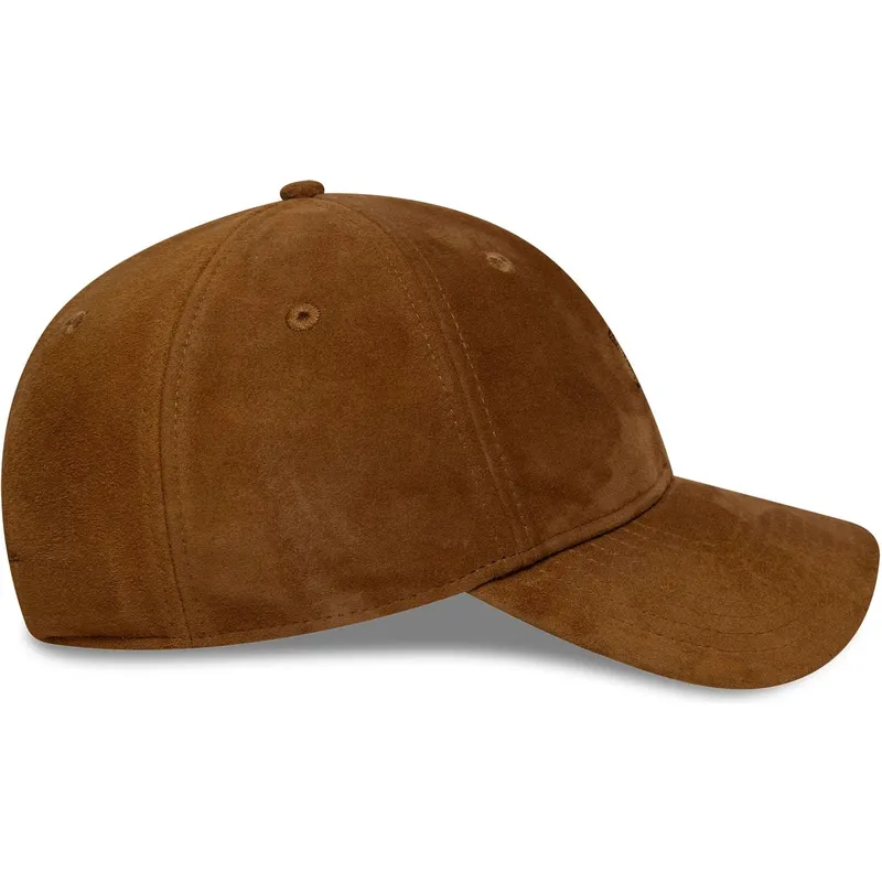 kapa-zaobljena-smeda-podesiv-9twenty-suede-new-york-yankees-mlb-new-era