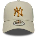 kapa-zaobljena-bez-snapback-a-frame-league-essential-new-york-yankees-mlb-new-era