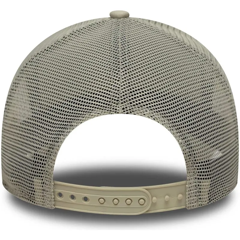 kapa-zaobljena-bez-snapback-a-frame-league-essential-new-york-yankees-mlb-new-era
