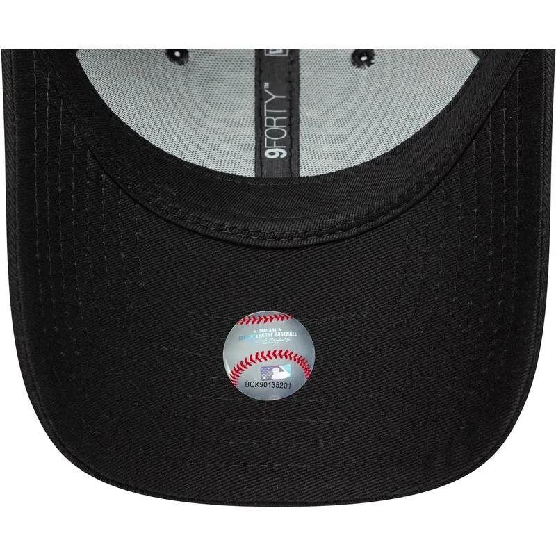 cap-zaobljena-black-adjustable-strap-9forty-animal-infill-new-york-yankees-mlb-new-era