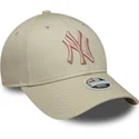 kapa-zaobljena-bez-podesiv-rosa-9forty-league-essential-new-york-yankees-mlb-new-era