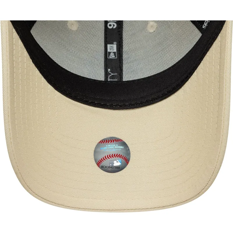 kapa-zaobljena-bez-podesiv-9forty-metallic-new-york-yankees-mlb-new-era kapa-zaobljena-bez-podesiv-9forty-metallic-new-york-yankees-mlb-new-era