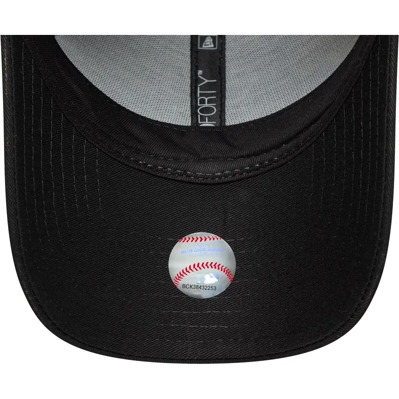 cap-zaobljena-black-adjustable-strap-9forty-bow-back-new-york-yankees-mlb-new-era