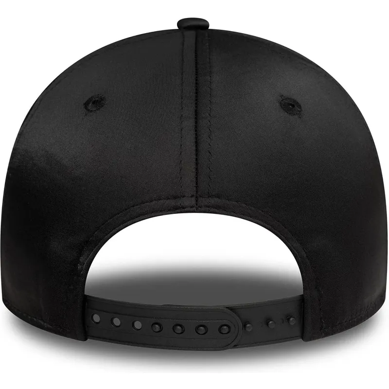 new-era-curved-brim-women-black-logo-9forty-satin-new-york-yankees-mlb-black-snapback-cap