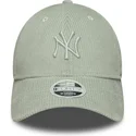 cap-zaobljena-green-adjustable-strap-claro-9forty-m-crown-pastel-cord-new-york-yankees-mlb-new-era