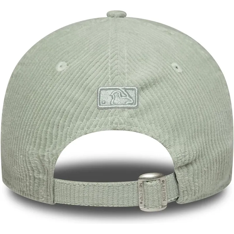 kapa-zaobljena-zelena-podesiv-9forty-m-crown-pastel-cord-new-york-yankees-mlb-new-era kapa-zaobljena-zelena-podesiv-9forty-m-crown-pastel-cord-new-york-yankees-mlb-new-era