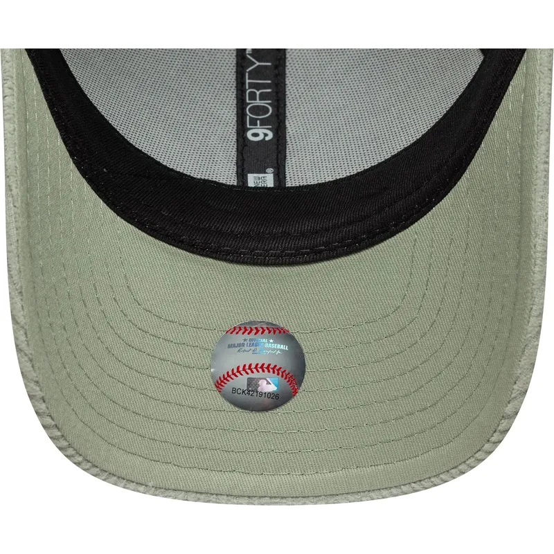 kapa-zaobljena-zelena-podesiv-9forty-m-crown-pastel-cord-new-york-yankees-mlb-new-era kapa-zaobljena-zelena-podesiv-9forty-m-crown-pastel-cord-new-york-yankees-mlb-new-era