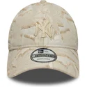 kapa-zaobljena-bez-podesiv-9twenty-img-floral-new-york-yankees-mlb-new-era