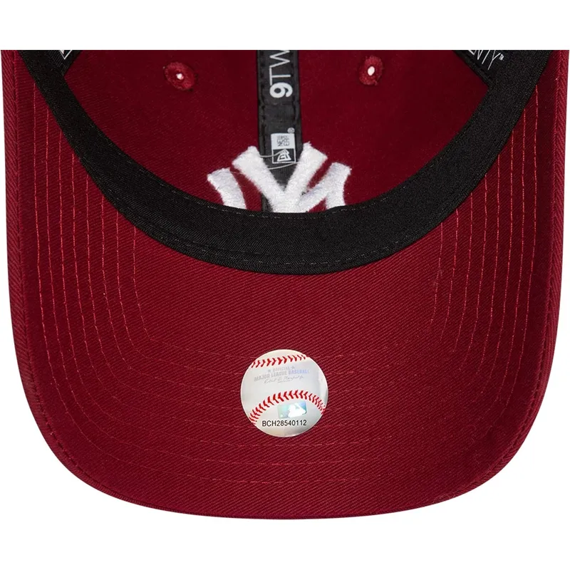 kapa-zaobljena-crvena-podesiv-9twenty-league-essential-new-york-yankees-mlb-new-era