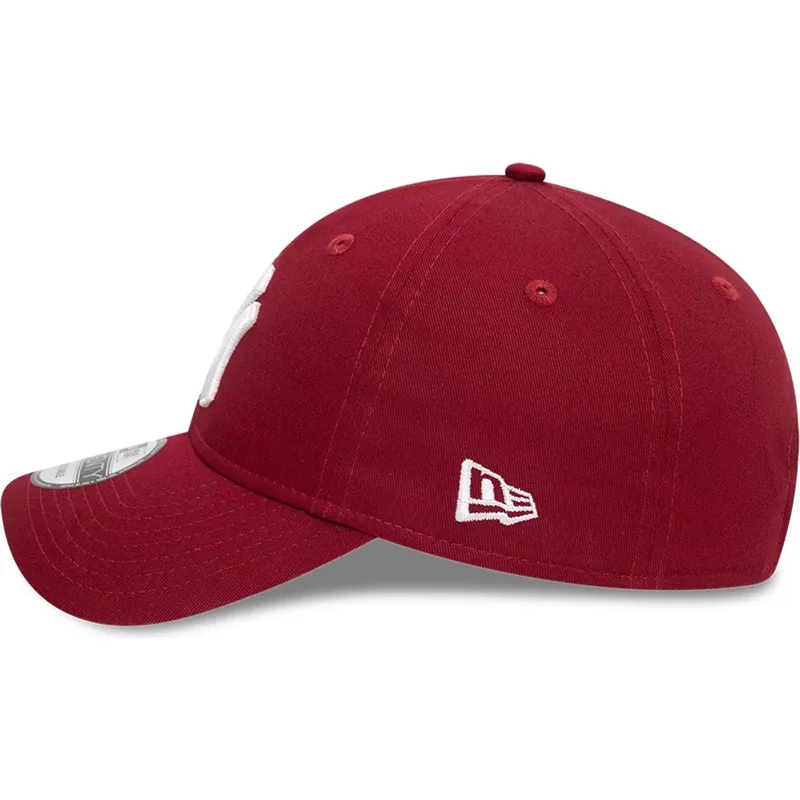kapa-zaobljena-crvena-podesiv-9twenty-league-essential-new-york-yankees-mlb-new-era