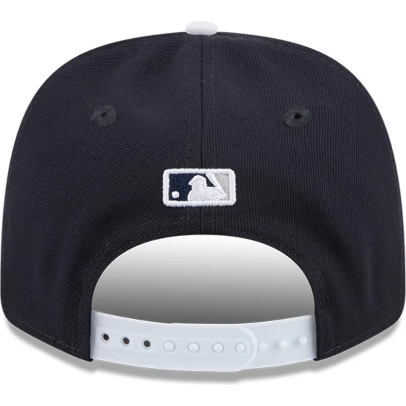 kape-zaobljena-mornarsko-plava-snapback-9seventy-stretch-snap-flower-new-york-yankees-mlb-new-era
