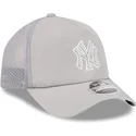 kapa-zaobljena-siva-snapback-9forty-apex-batting-practice-new-york-yankees-mlb-new-era