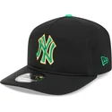 kapa-zaobljena-crna-snapback-19twenty-saint-patrick-s-day-new-york-yankees-mlb-new-era