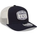 kapa-zaobljena-mornarsko-plava-snapback-9seventy-stretch-snap-patch-new-york-yankees-mlb-new-era