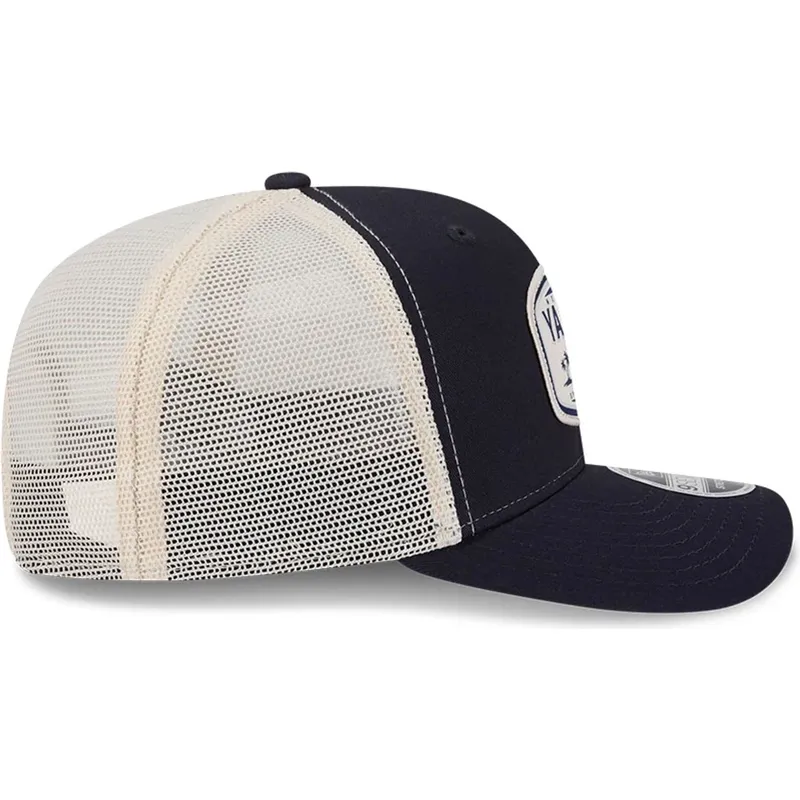 kapa-zaobljena-mornarsko-plava-snapback-9seventy-stretch-snap-patch-new-york-yankees-mlb-new-era