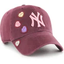 kapa-zaobljena-crvena-podesiv-clean-up-candy-heart-new-york-yankees-mlb-47-brand