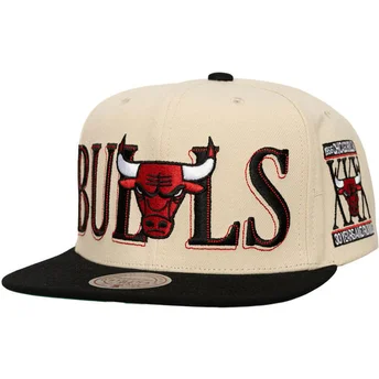 Cap ravna black snapback Across The Board Chicago Bulls NBA Mitchell & Ness