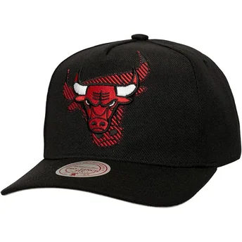Cap zaobljena black snapback Tilted Pro Chicago Bulls NBA Mitchell & Ness