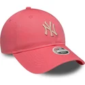 new-era-curved-brim-women-9twenty-league-essential-midi-new-york-yankees-mlb-pink-adjustable-cap-with-beige-logo