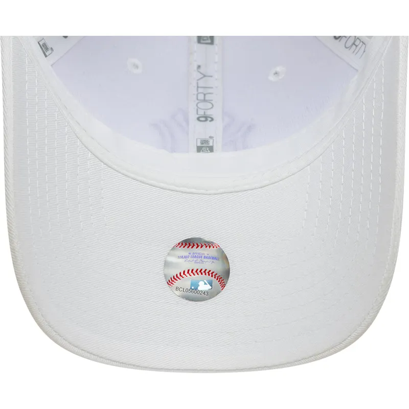 kapa-zaobljena-bijela-podesiv-9forty-league-essential-new-york-yankees-mlb-new-era