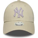 cap-zaobljena-beige-adjustable-strap-9forty-metallic-new-york-yankees-mlb-new-era
