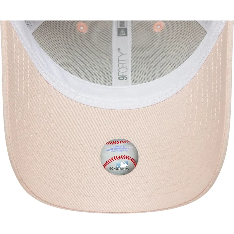kapa-zaobljena-ruzicasta-podesiv-9forty-linen-new-york-yankees-mlb-new-era