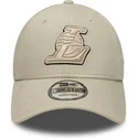 cap-zaobljena-beige-adjustable-strap-9forty-team-outline-los-angeles-lakers-nba-new-era