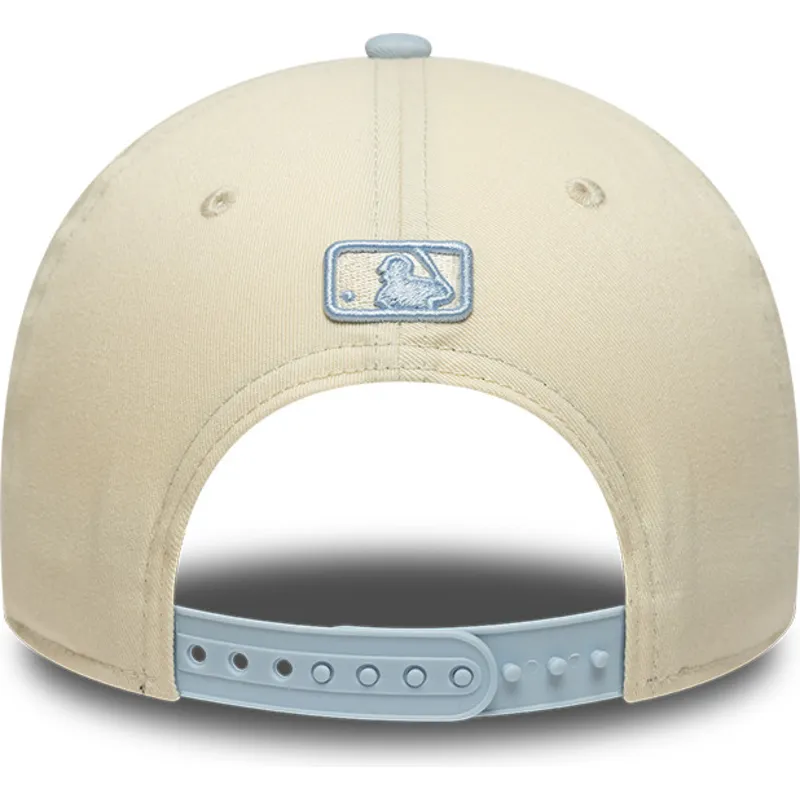 cap-zaobljena-beige-snapback-9forty-m-crown-side-script-new-york-yankees-mlb-new-era