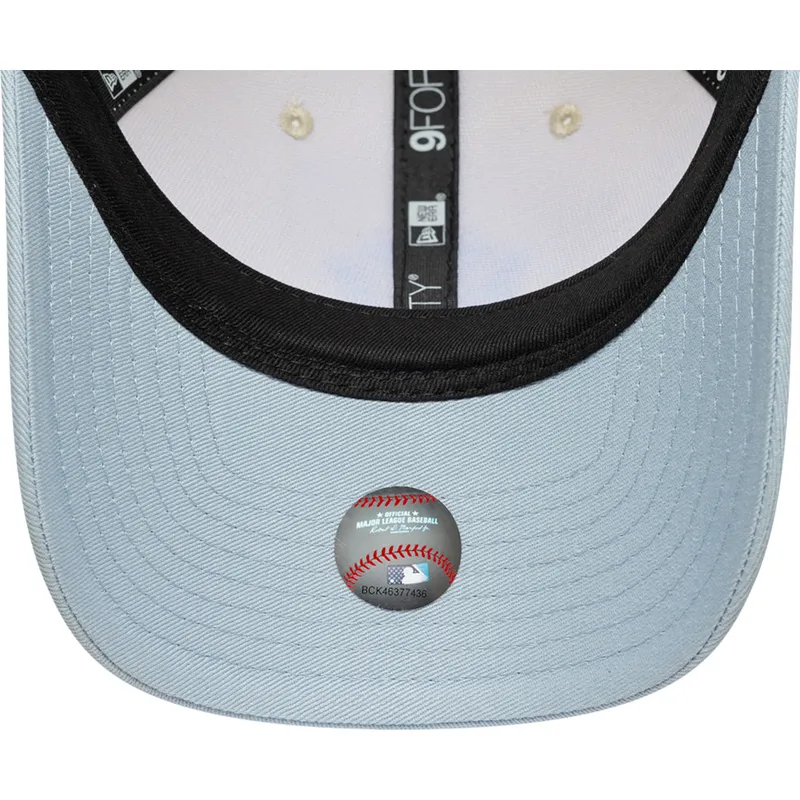 cap-zaobljena-beige-snapback-9forty-m-crown-side-script-new-york-yankees-mlb-new-era