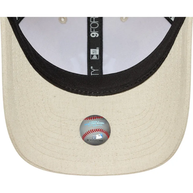 kapa-zaobljena-bez-snapback-9forty-m-crown-linen-new-york-yankees-mlb-new-era