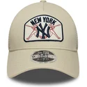 cap-zaobljena-beige-snapback-9forty-m-crown-a-frame-new-york-yankees-mlb-new-era