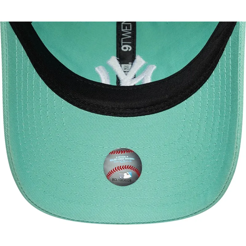 cap-zaobljena-green-adjustable-strap-claro-9twenty-league-essential-new-york-yankees-mlb-new-era