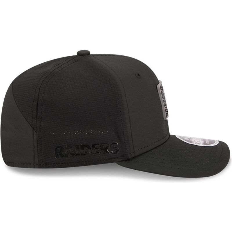 kapa-zaobljena-crna-snapback-9seventy-stretch-snap-training-pack-2026-las-vegas-raiders-nfl-new-era