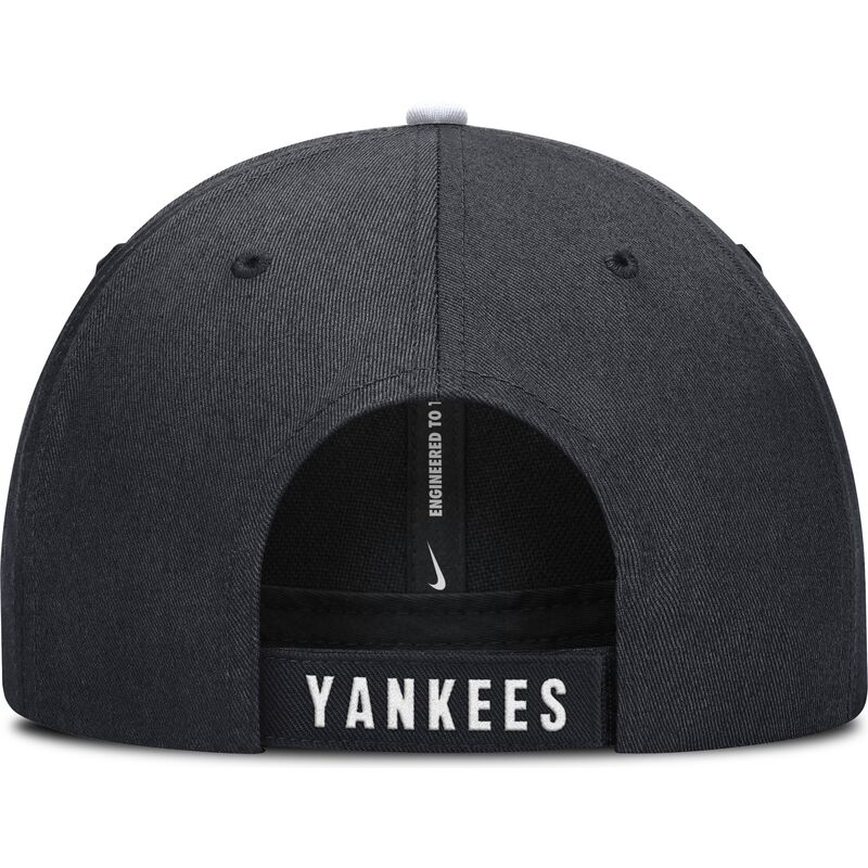 kapa-zaobljena-mornarsko-plava-podesiv-za-djecu-dri-fit-club-structured-new-york-yankees-mlb-nike kapa-zaobljena-mornarsko-plava-podesiv-za-djecu-dri-fit-club-structured-new-york-yankees-mlb-nike