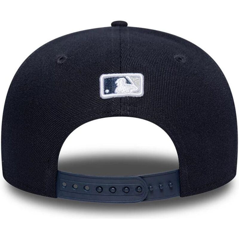 kapa-zaobljena-mornarsko-plava-snapback-9seventy-stretch-snap-player-replica-new-york-yankees-mlb-new-era