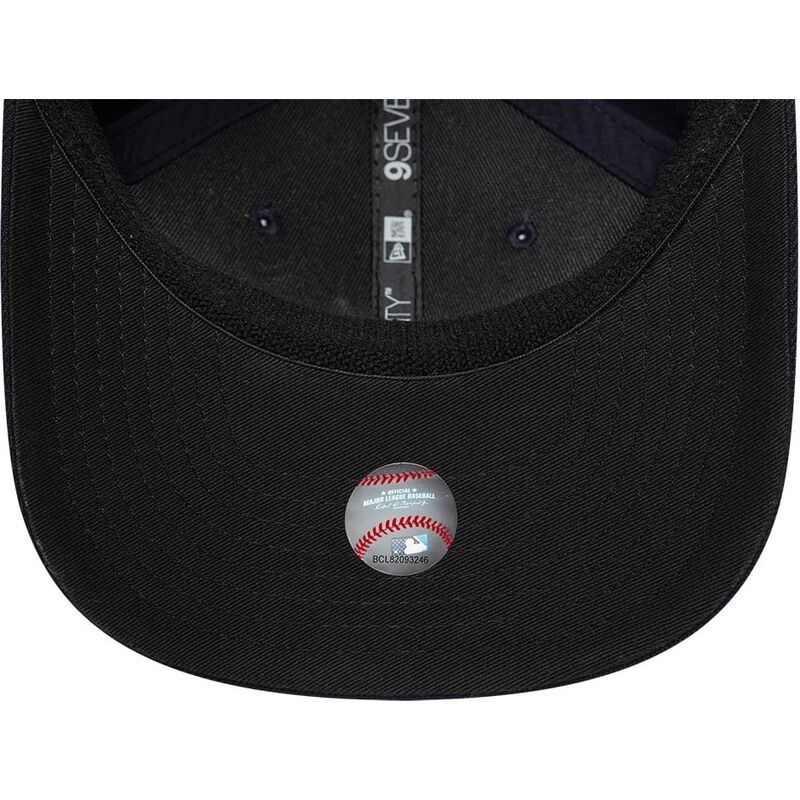 kapa-zaobljena-mornarsko-plava-snapback-9seventy-stretch-snap-player-replica-new-york-yankees-mlb-new-era