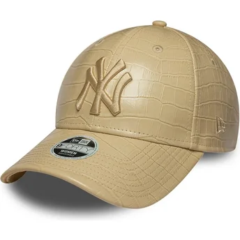 Kapa zaobljena bež podesiv 9FORTY PU Pattern New York Yankees MLB New Era